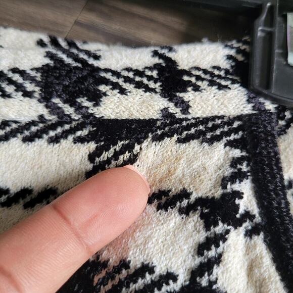 St. John Womens Knit Skirt Size 12 Black Cream Pleated Zip Pockets Maximalist - Picture 8 of 9